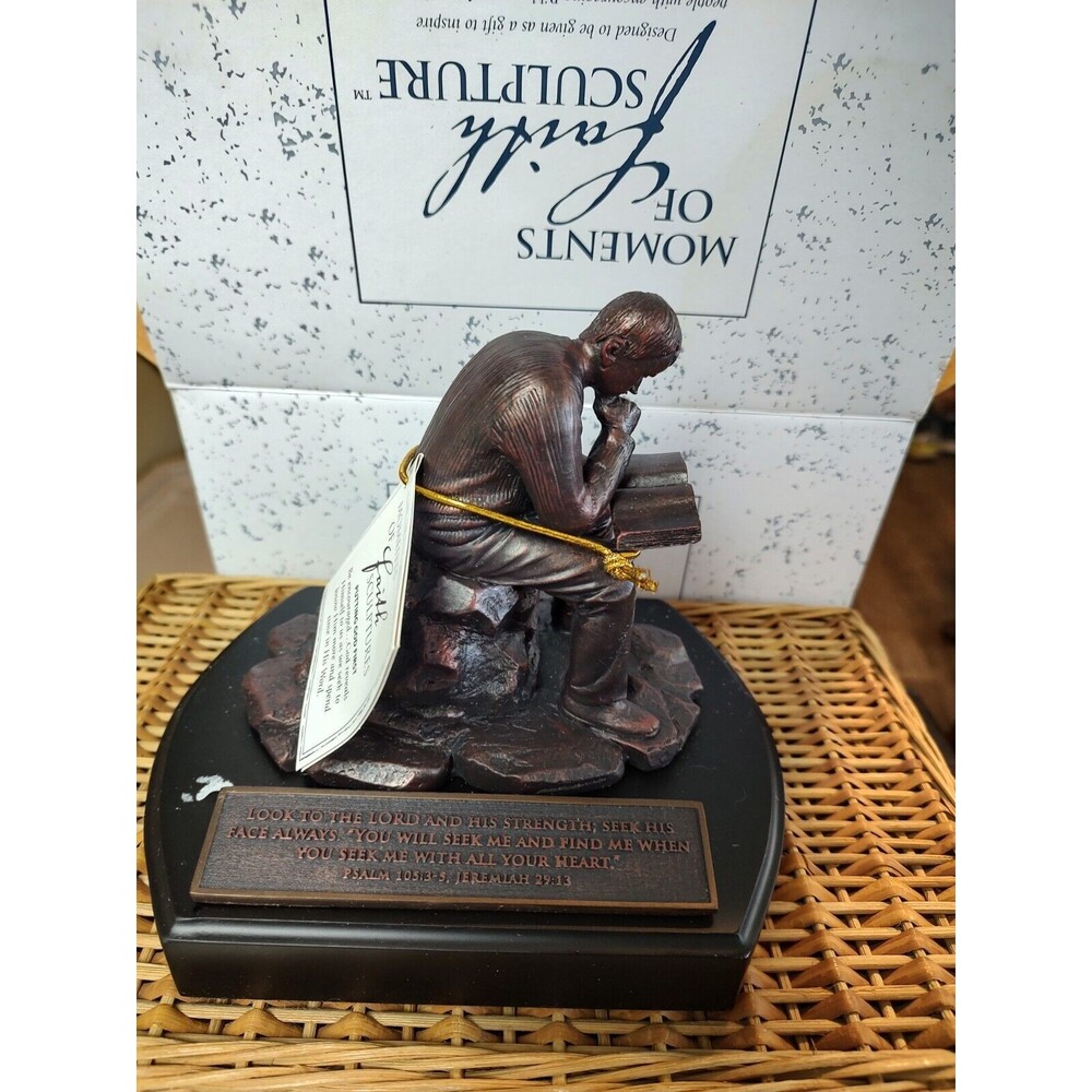 PUTTING GOD FIRST Moments of Faith Sculpture Man w/ Bible Figure Promise Keepers - Picture 3 of 11